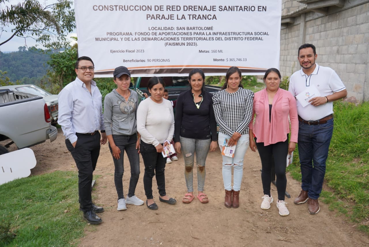 1699882477 61 En compania de los regidores y de la Presidenta del