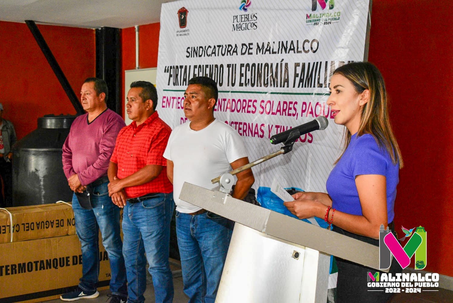 1699895705 250 En compania del Presidente Municipal Juan Leonardez la Sindica Yasmin