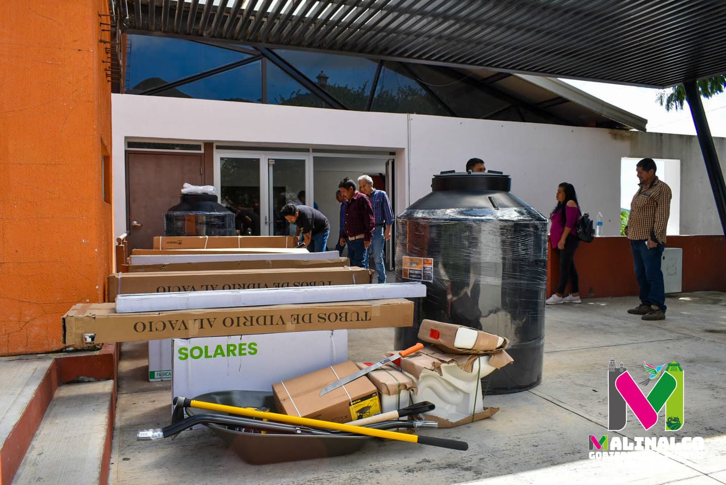 1699895712 677 En compania del Presidente Municipal Juan Leonardez la Sindica Yasmin