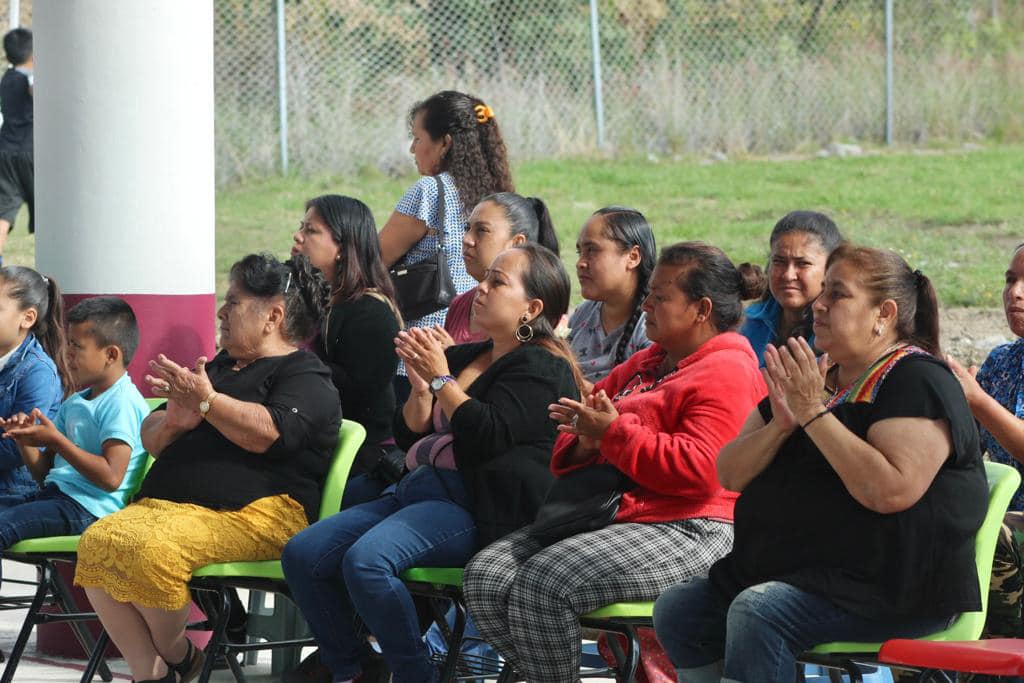 1699899025 936 ¡Apoyemos la educacion y trabajemos juntos para construir un futuro