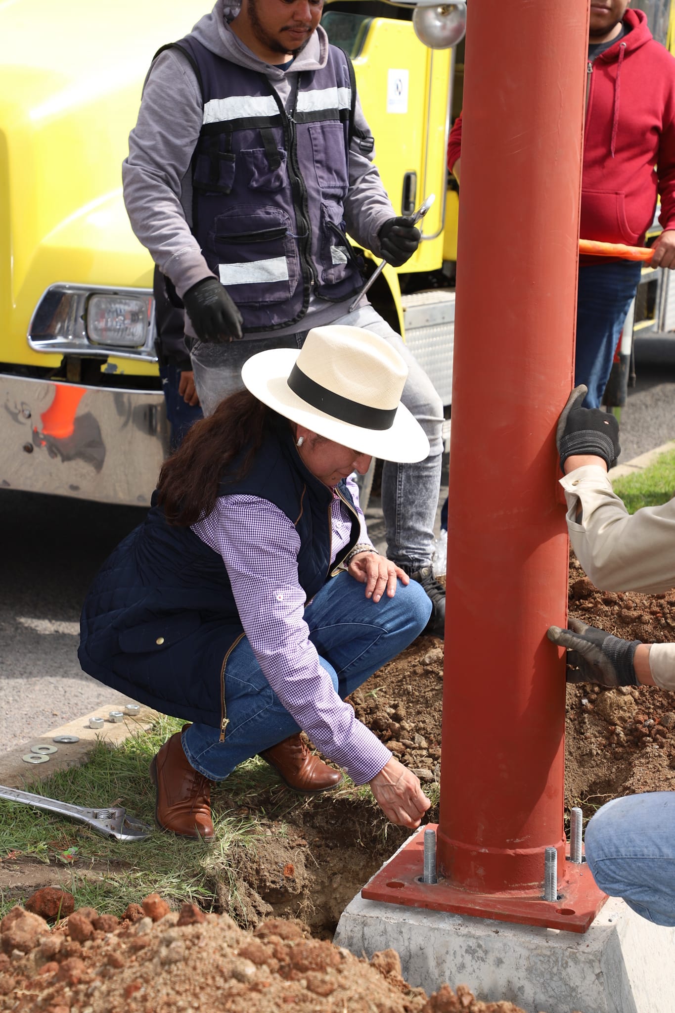 1699901189 64 La Presidenta Municipal Maria Luisa Carmona Alvarado junto con los