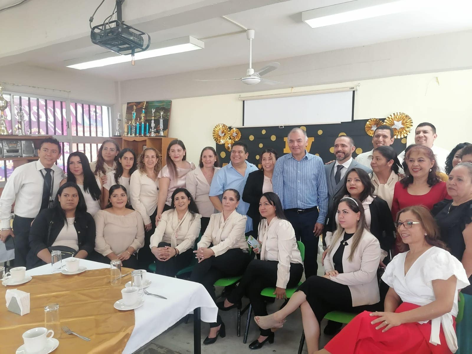 1699902082 695 Ha sido un honor acompanar a Directivos Docentes personal Administrativo