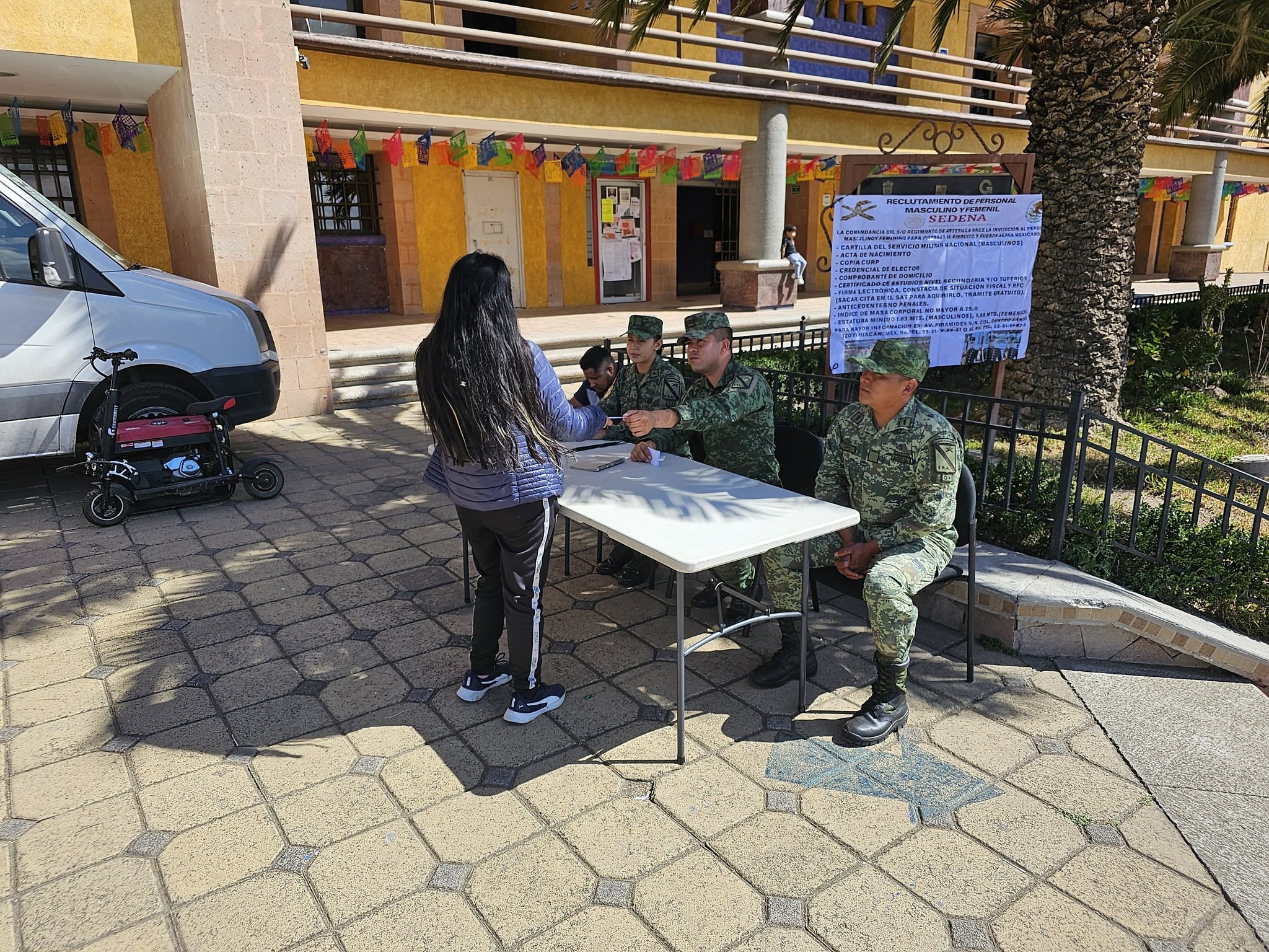 1699902686 486 Atencion comunidad un modulo del Ejercito se encuentra frente al