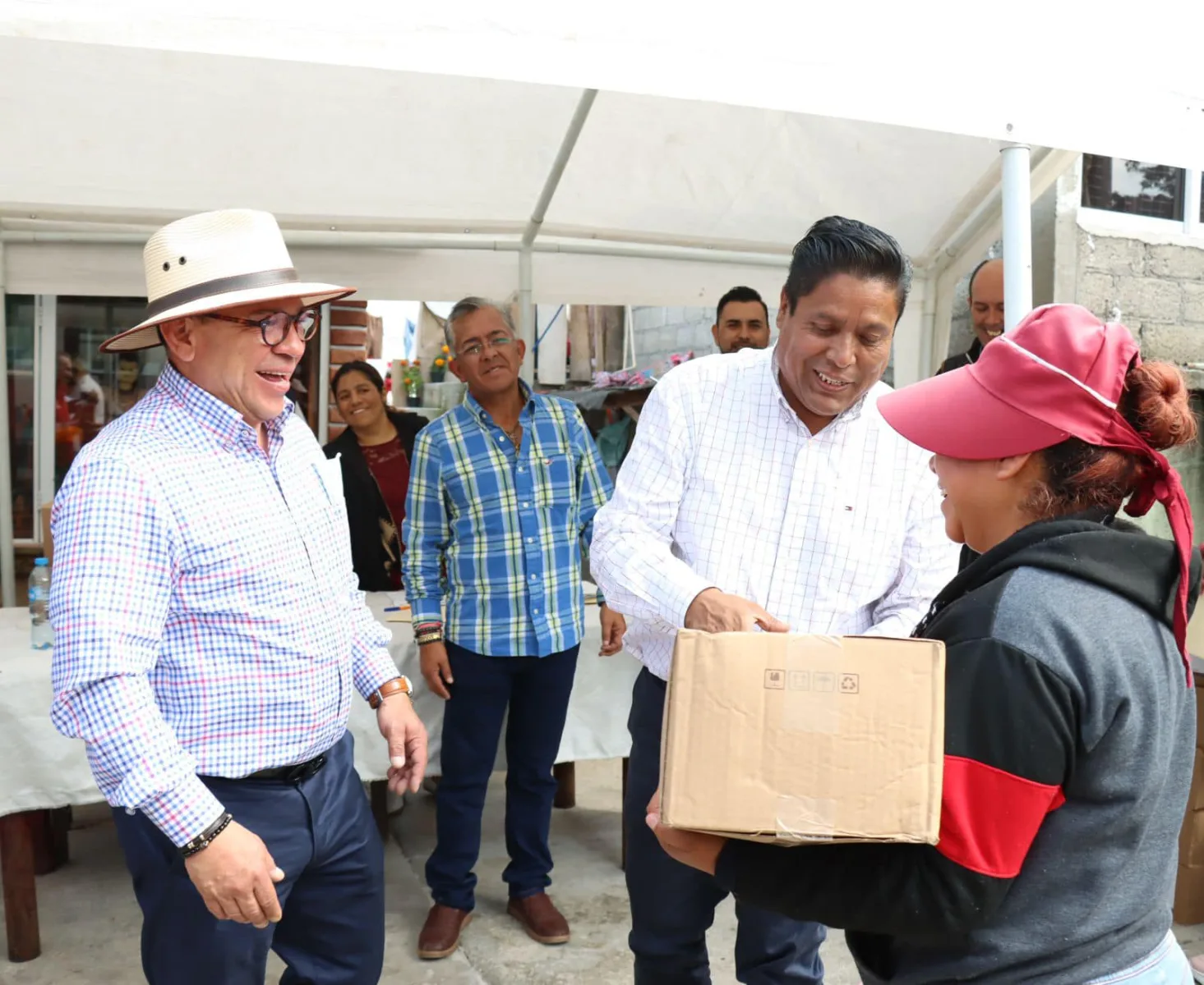 1699908238 46 Entrega de Paquetes Alimentarios CAZ