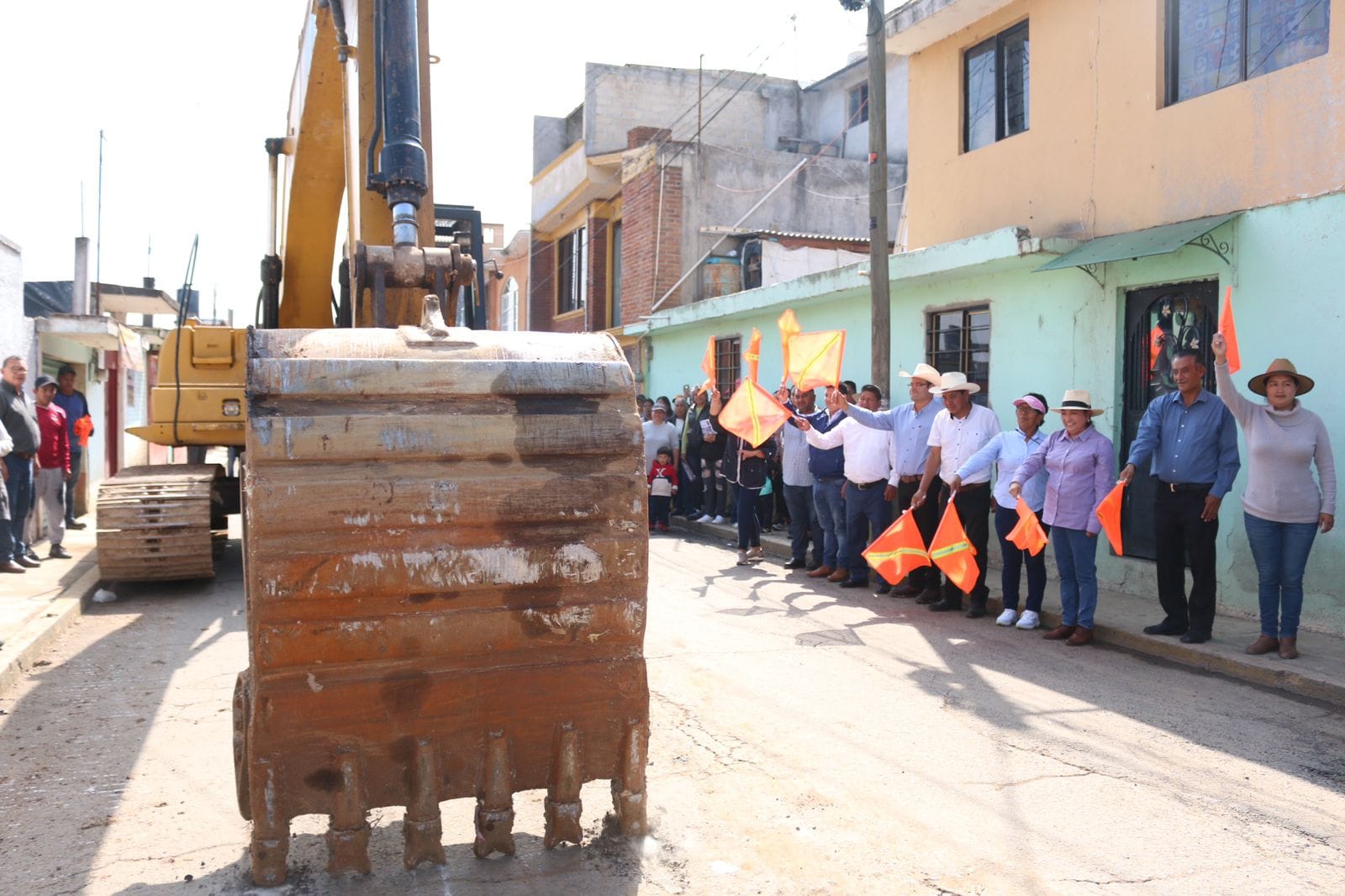 1699908425 105 En la Cabecera Municipal la alcaldesa Maria Luisa Carmona Alvarado