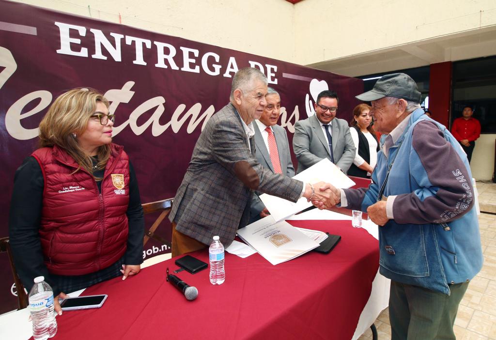 1699911264 76 El presidente municipal de Acolman Lic Rigoberto Cortes Melgoza acompanado