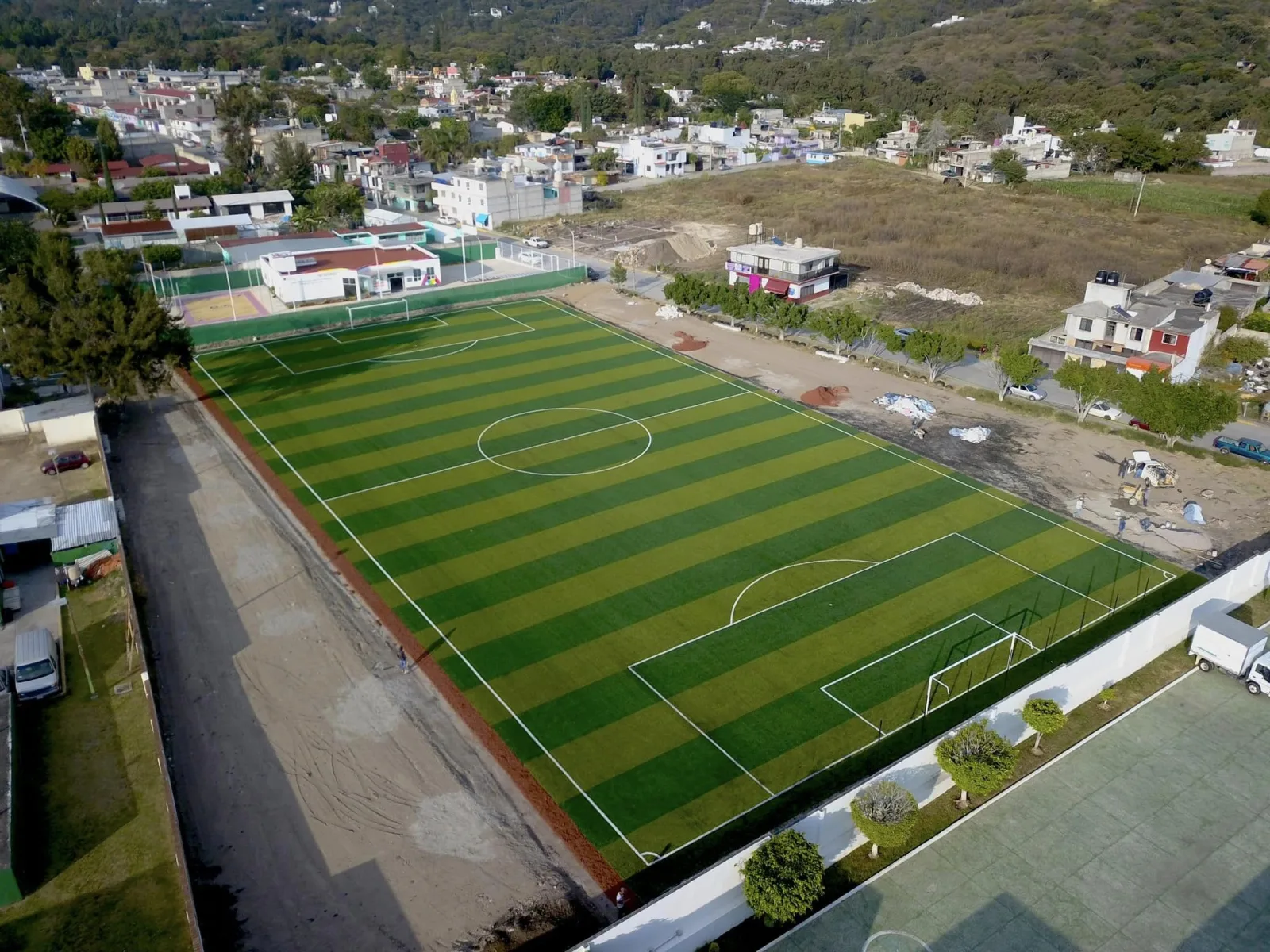 1699963581 Ahora y antes del campo de futbol en el salitre scaled