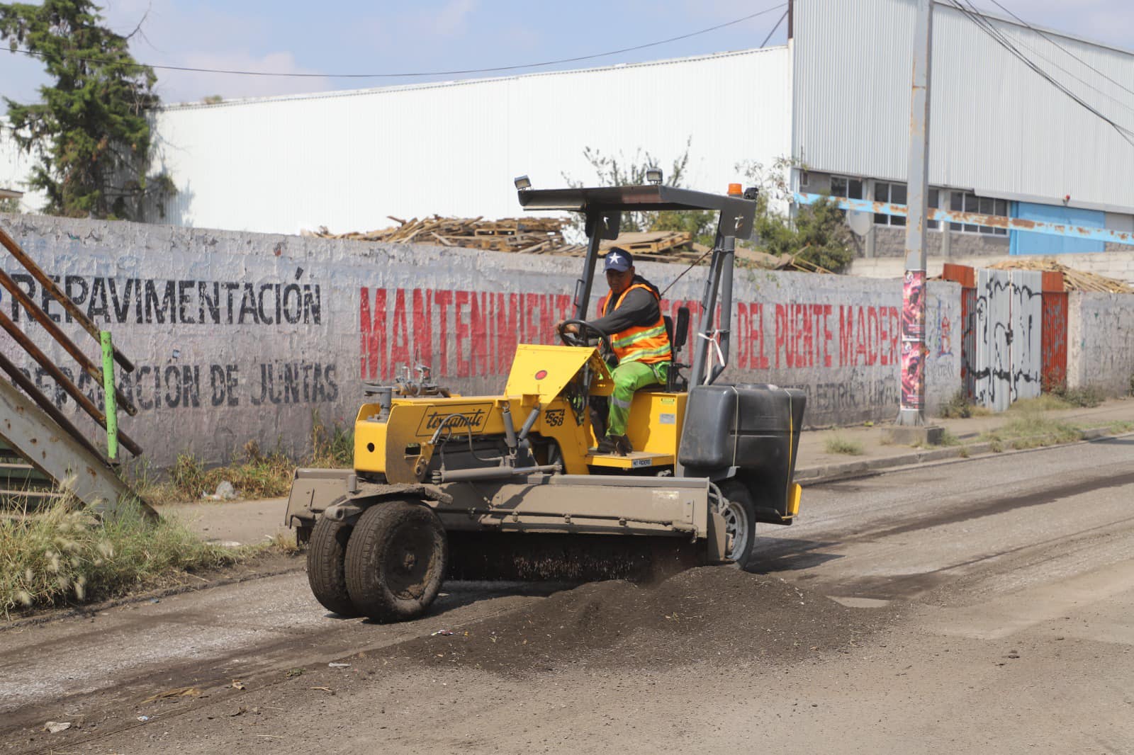 1699964212 108 Continuamos con los trabajos de retiro de asfalto y pavimentacion