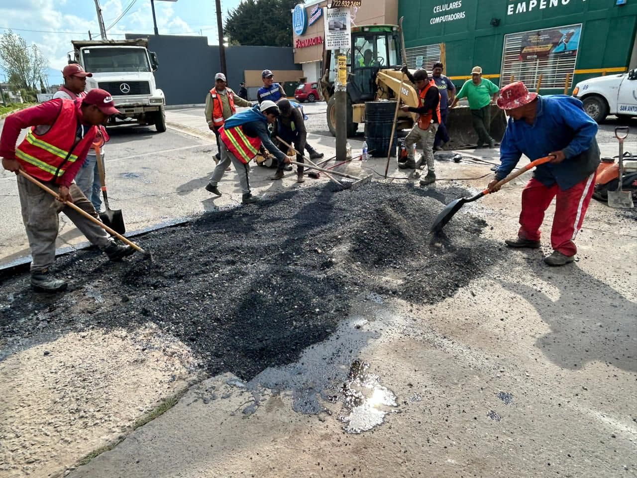 1699969602 Continua la Campana de Bacheo las cuadrillas recorrieron San Dimas