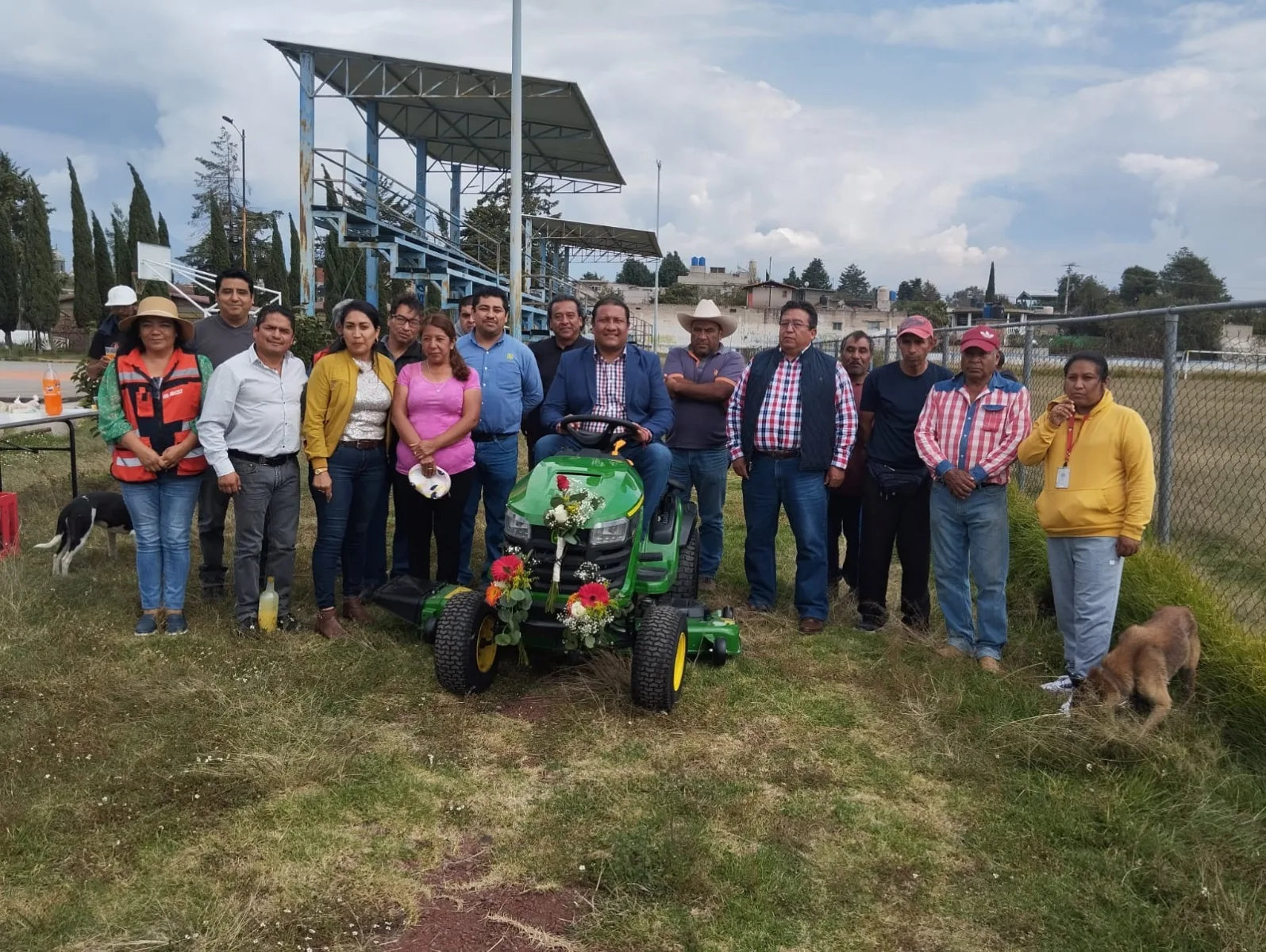 1700058147 Hacemos del conocimiento a la poblacion que el H Ayuntamiento