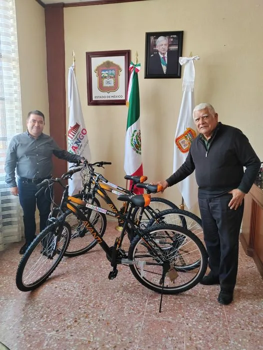 1700063157 ¡Entregamos bicicletas para los proximos ganadores del Festival del Gis jpg