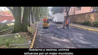 1700082950 La Direccion de Servicios Publicos recubre baches en Avenida de