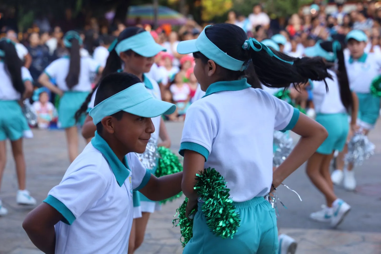 1700656453 ¡AYER HUBO FUEGO EN LA PISTA DE BAILE Las escuelas jpg