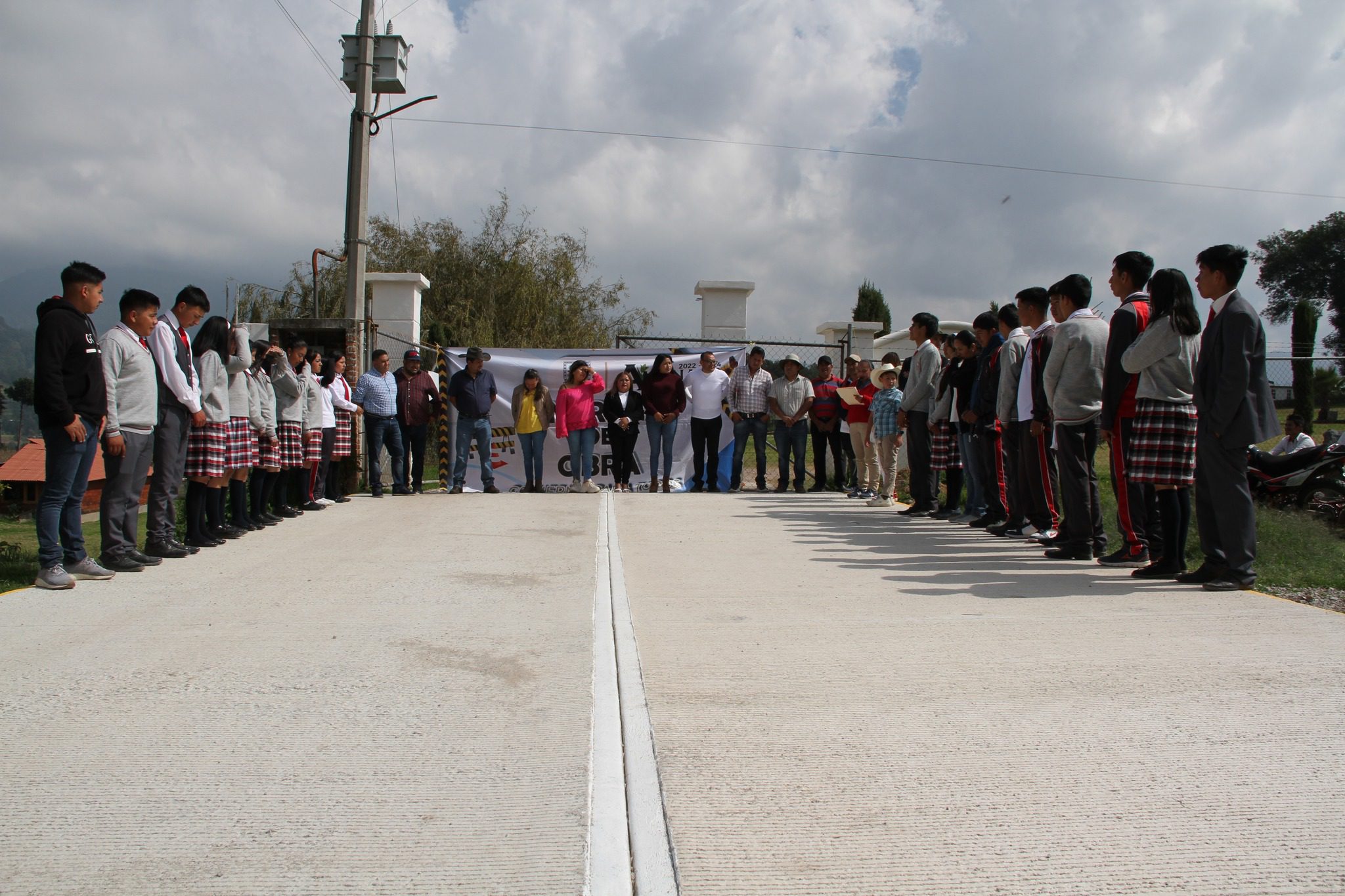 1700661373 750 EntregaDeObra La presidenta municipal de Amanalco C Maria Elena Martinez