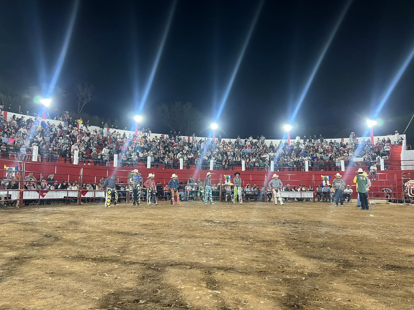 1700672458 447 El dia de ayer culminamos con los 3 jaripeos por