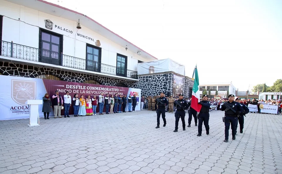 1700690564 Tras la ceremonia civica que conmemora el CXIII Aniversario del jpg