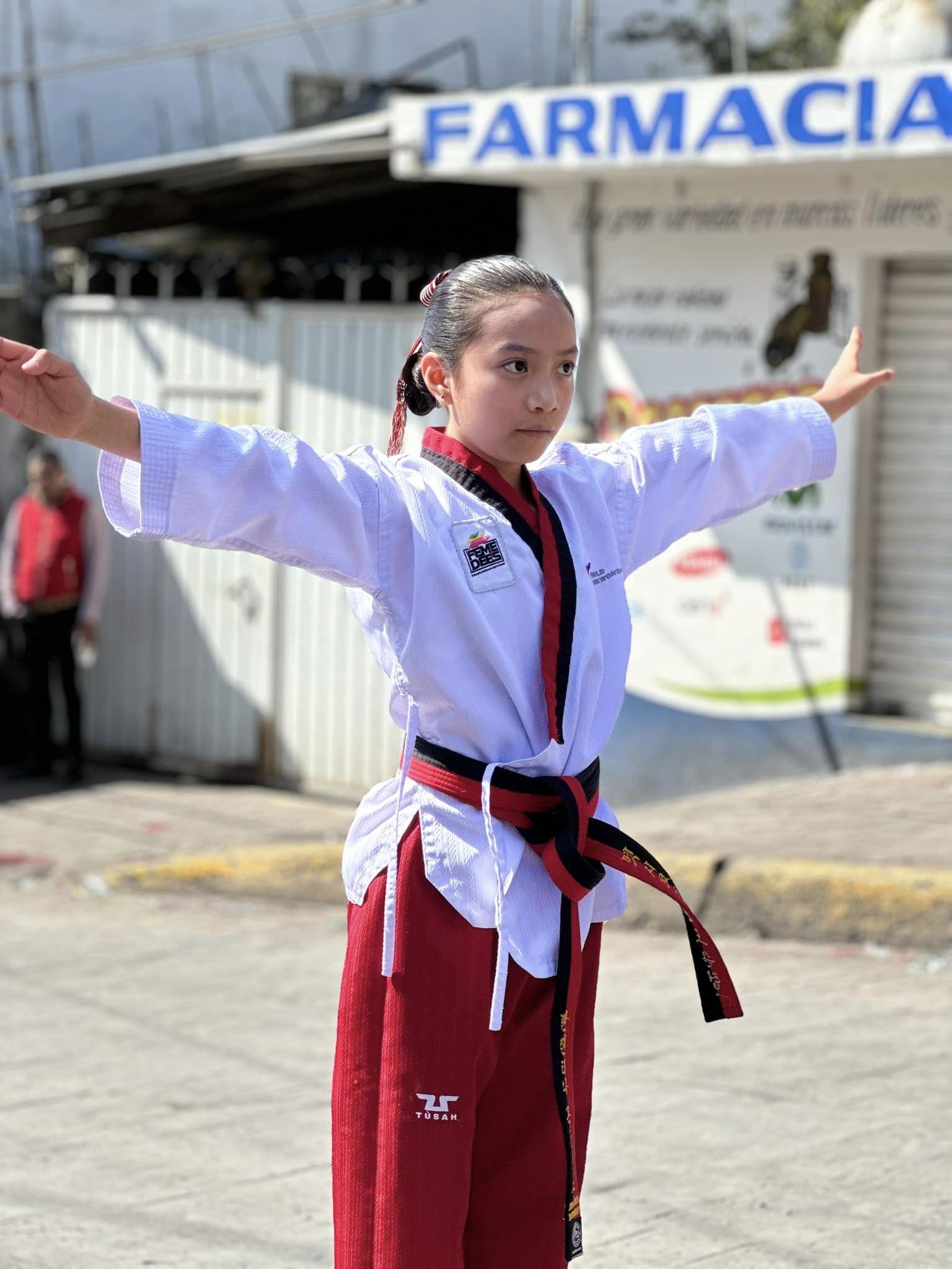 1700694840 878 Gracias Valentina por acompanarnos durante el desfile Campeona del Mundial