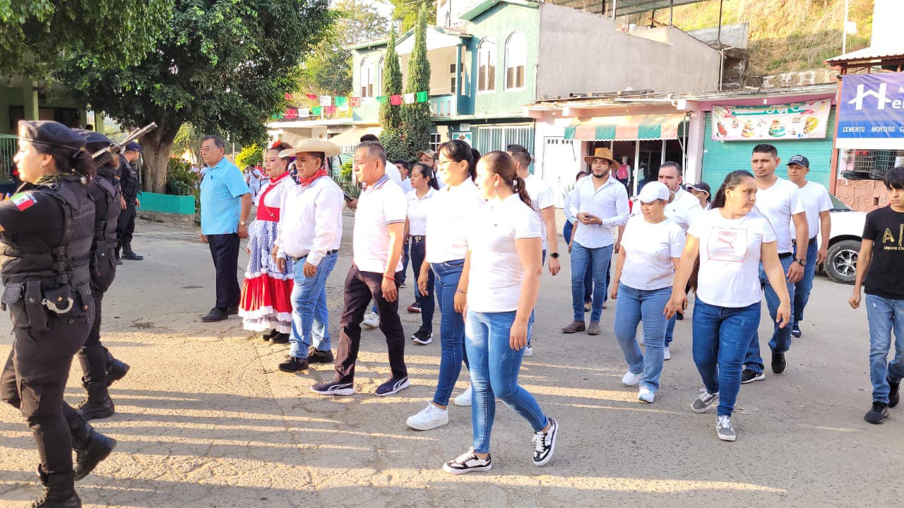 1700695303 945 Participamos en el desfile conmemorativo del 113 aniversario de la