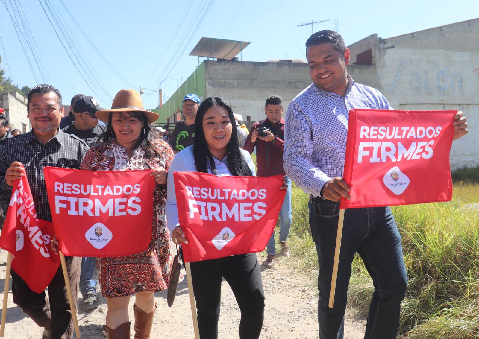 1700695446 136 MasObrasParaElPotrero pusimos en marcha los trabajos de pavimentacion guarnici