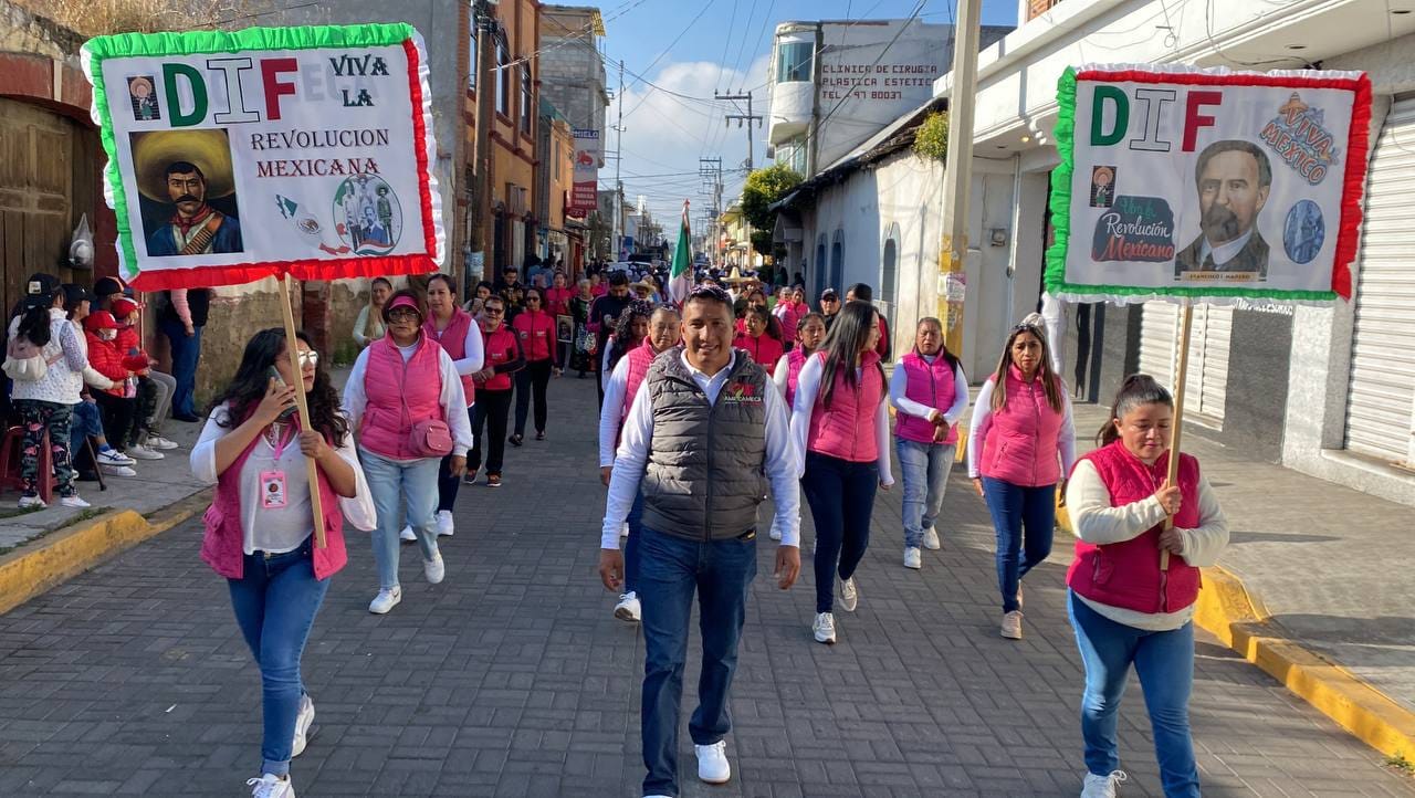 1700697620 296 Con gran participacion se llevo a cabo el desfile conmemorativo