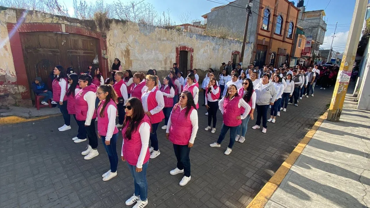 1700697641 Con gran participacion se llevo a cabo el desfile conmemorativo jpg