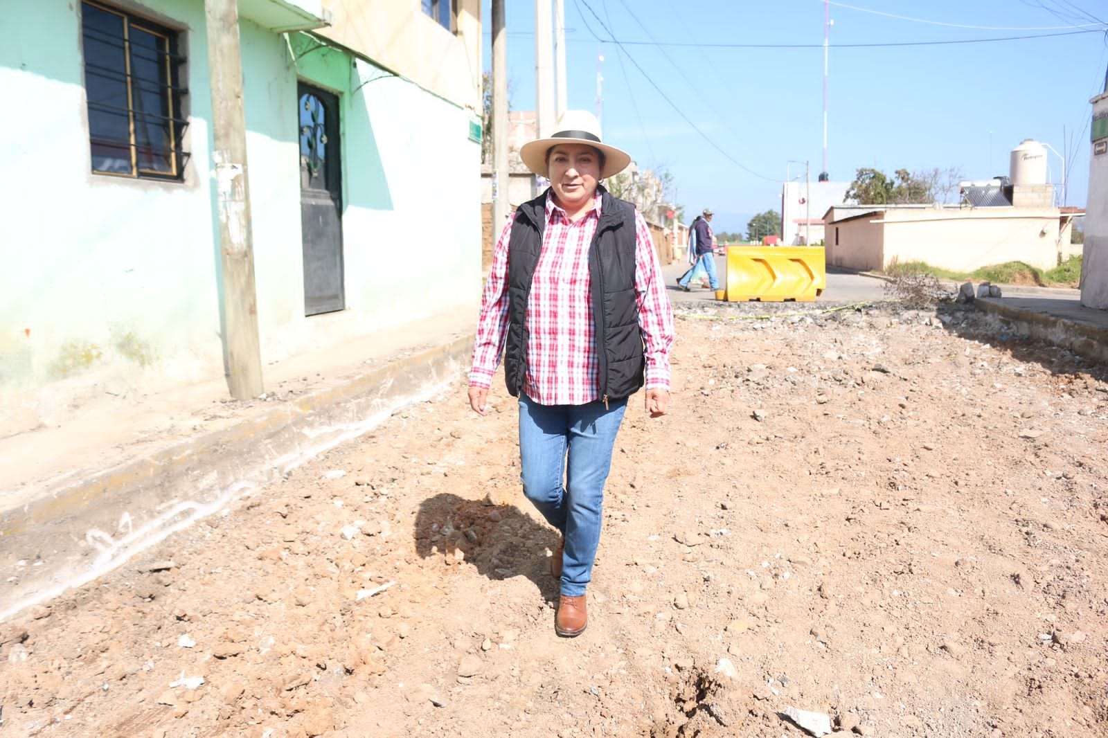 1700767093 27 Los trabajos de pavimentacion con concreto hidraulico en las calles