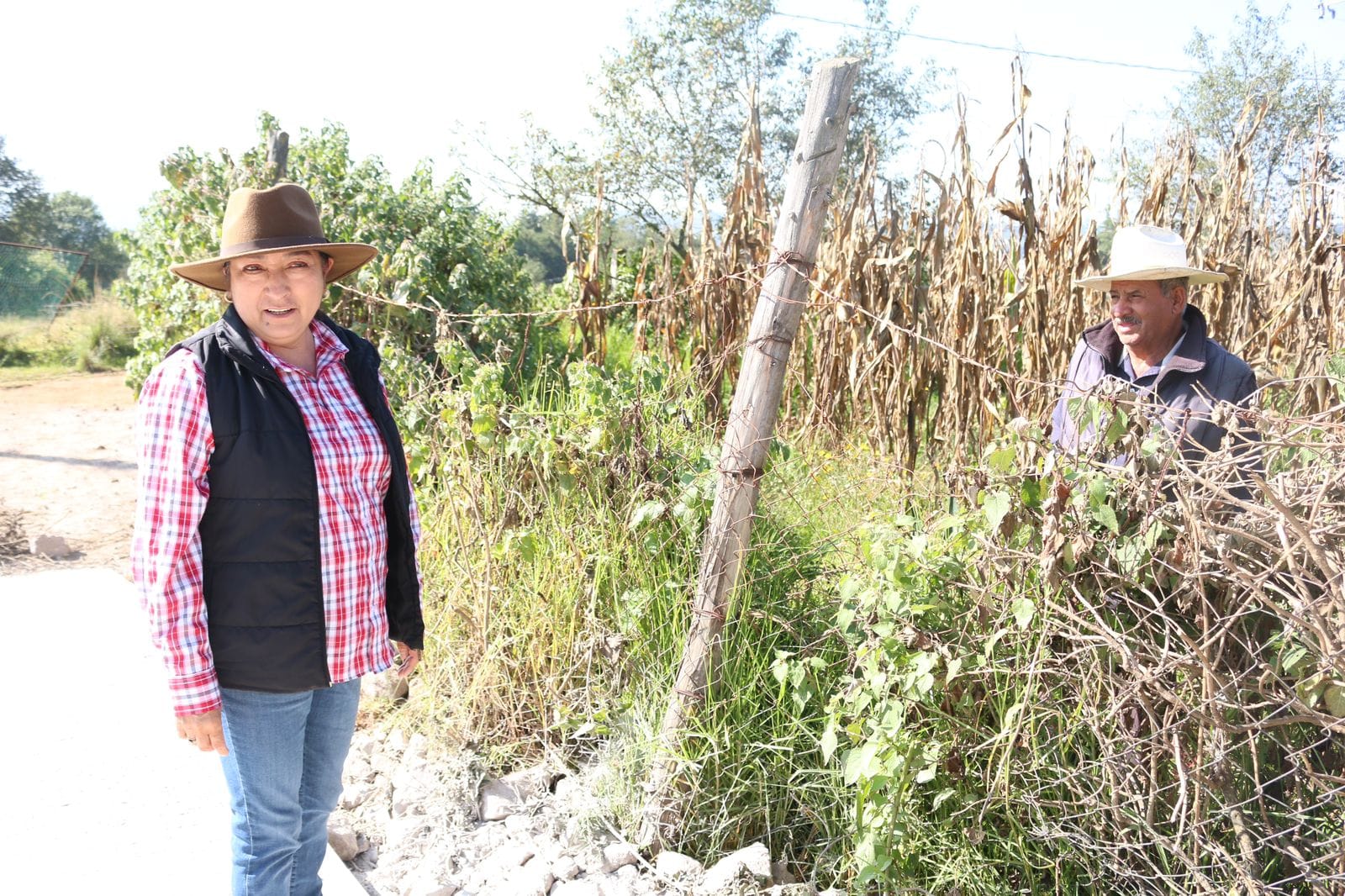 1700774327 95 En la comunidad Las Penas la Presidenta Municipal Maria Luisa