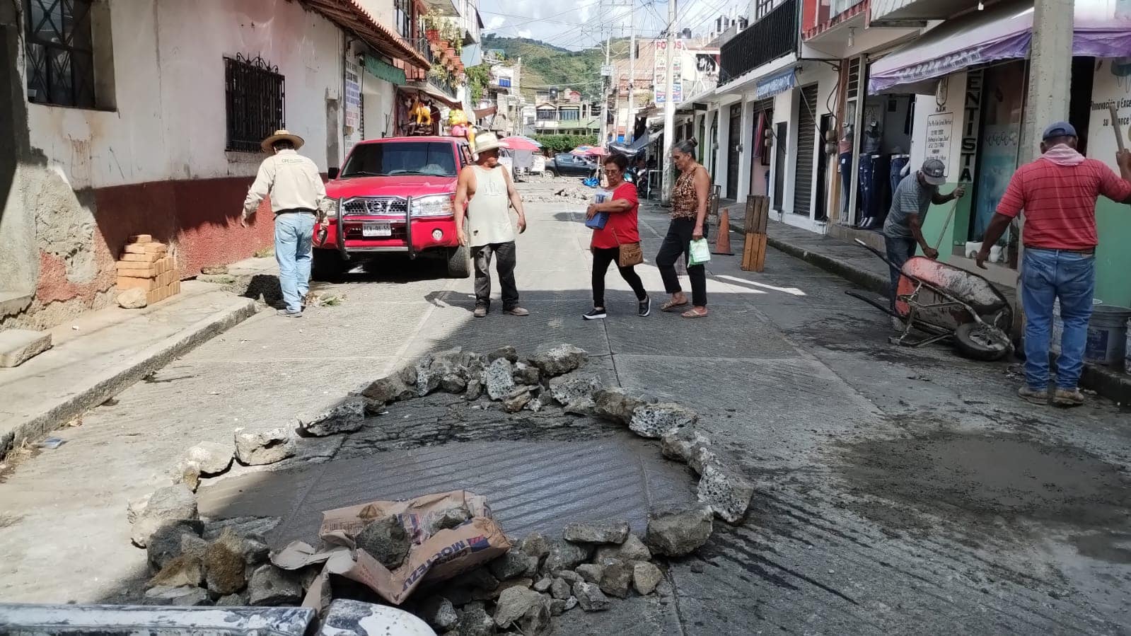 1700847486 750 Tambien avanzamos en el Programa de Bacheo Permanente estaremos atendiendo