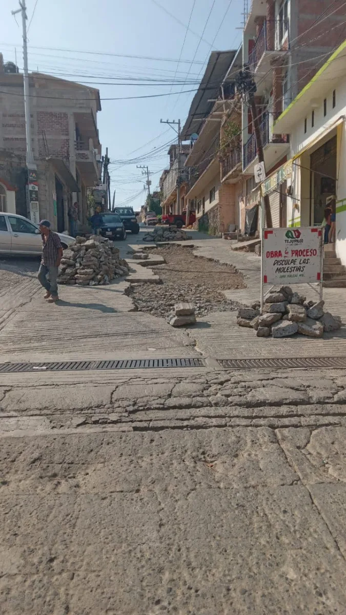 1700847513 Tambien avanzamos en el Programa de Bacheo Permanente estaremos atendiendo