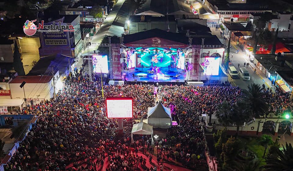 1700848188 318 Grupo Bryndis O en el escenario de la FeriaInternacionalDeLaMezclilla de