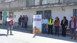 Ampliaciones de drenaje sanitario y de guarniciones y banquetas en