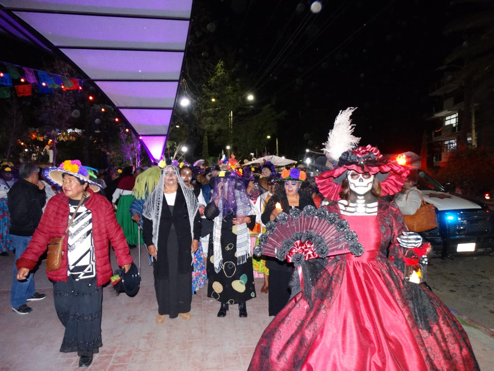 ¡Dia de Muertos en Tequixquiac un desfile lleno de tradicion