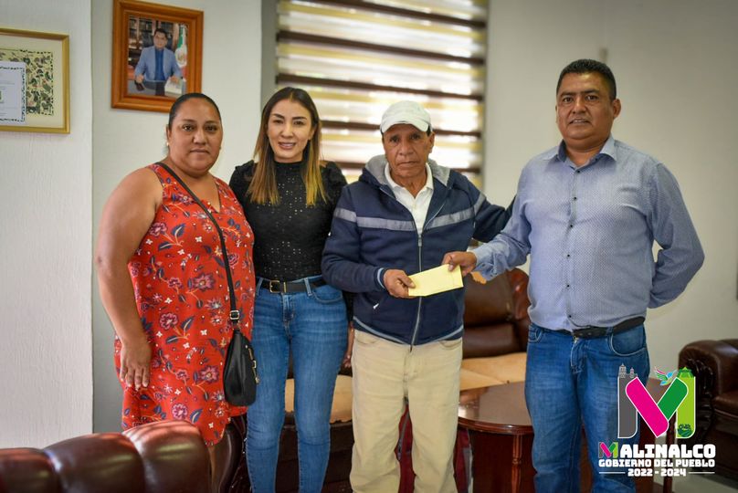 ¡Seguimos ayudando a nuestra gente El Presidente Municipal Juan Leonardez