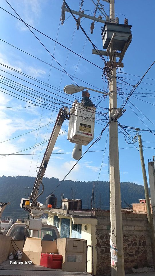 1701723065 303 Nuestro equipo de Alumbrado Publico y Electrificacion realizo el mantenimiento