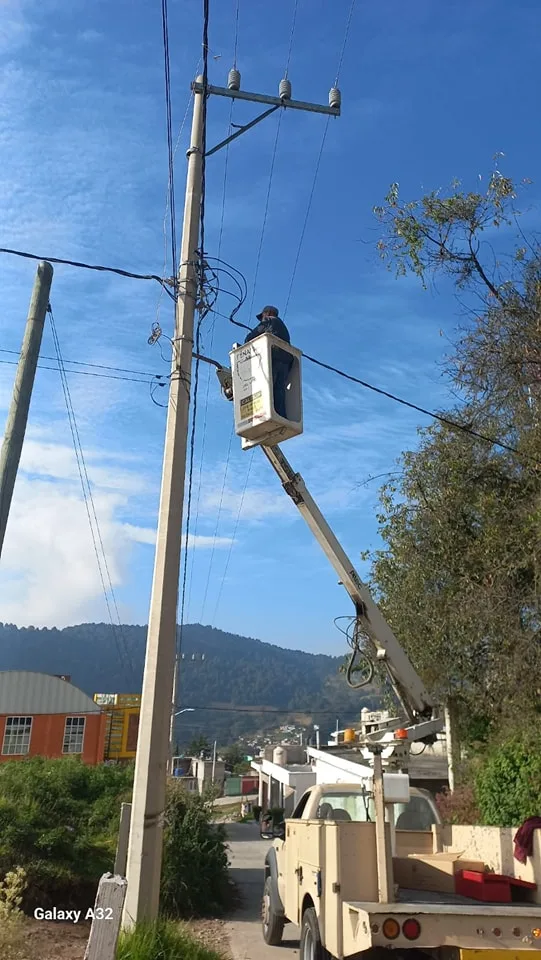 1701723077 Nuestro equipo de Alumbrado Publico y Electrificacion realizo el mantenimiento jpg