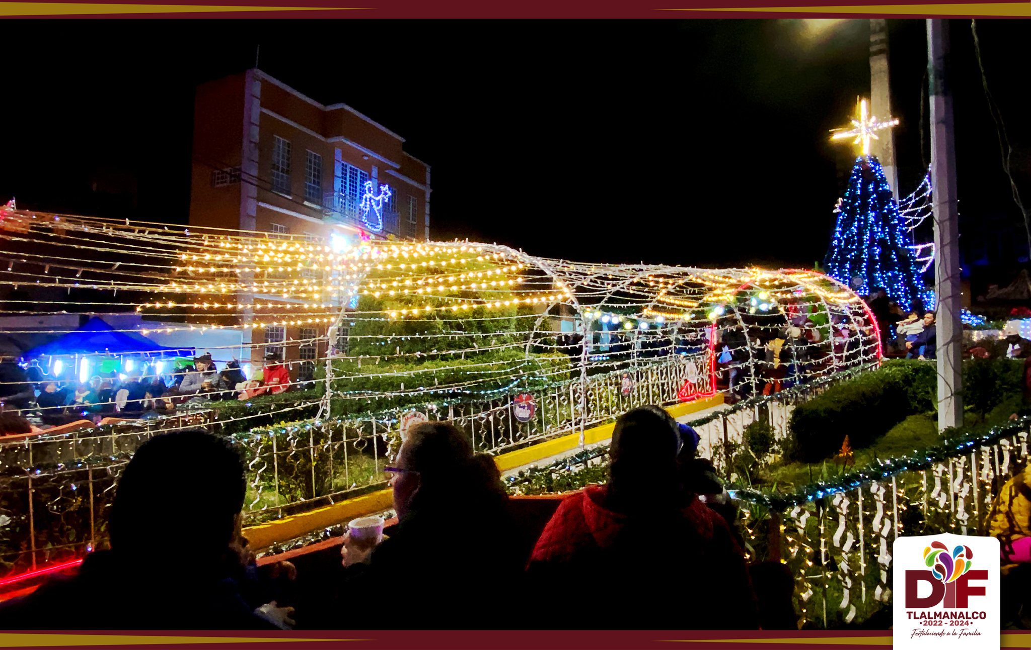 1701791963 851 Encendido de arbol y alumbrado navideno en la delegacion SanRafael