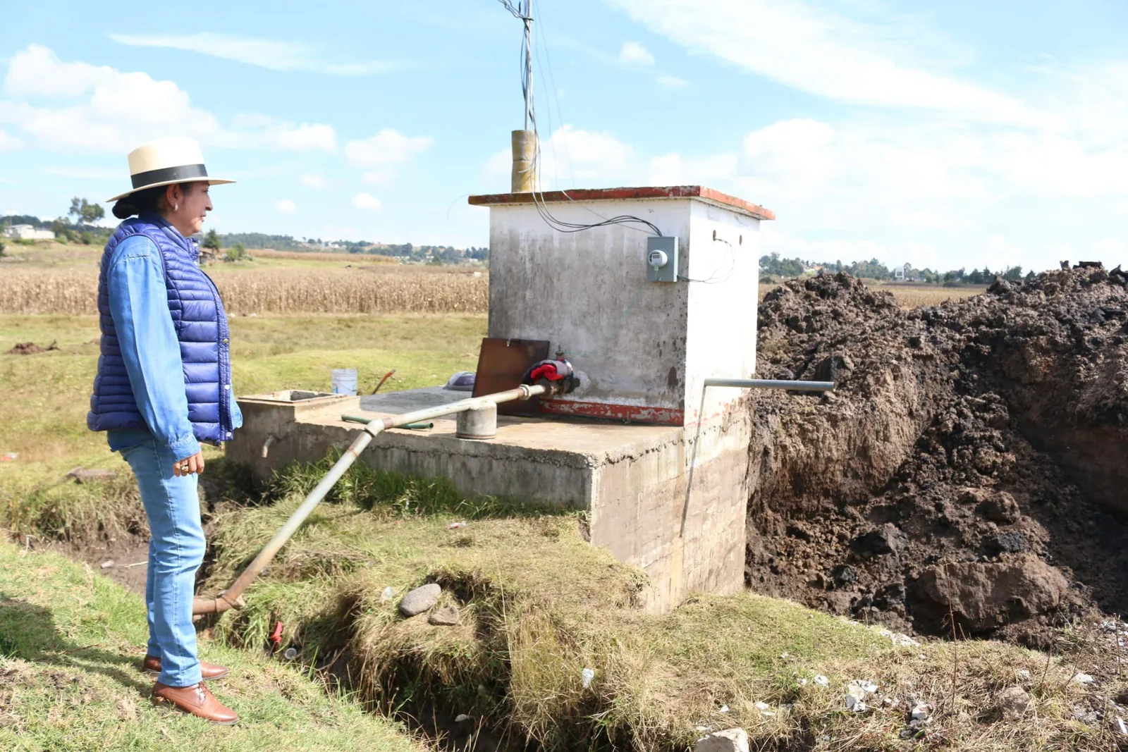 1701798772 La Presidenta Municipal Maria Luisa Carmona Alvarado superviso la construccion scaled