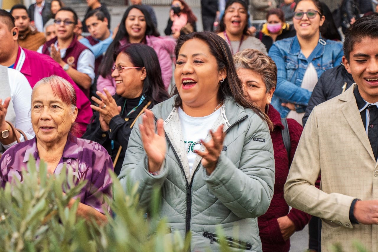 1701804251 156 PRESIDENTA XOCHITL FLORES JIMENEZ PLANTA ARBOL DE OLIVO COMO SIGNO