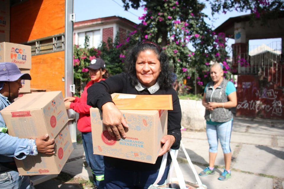 1701808971 967 Familias de la segunda Seccion de la Colonia Anahuac recibieron