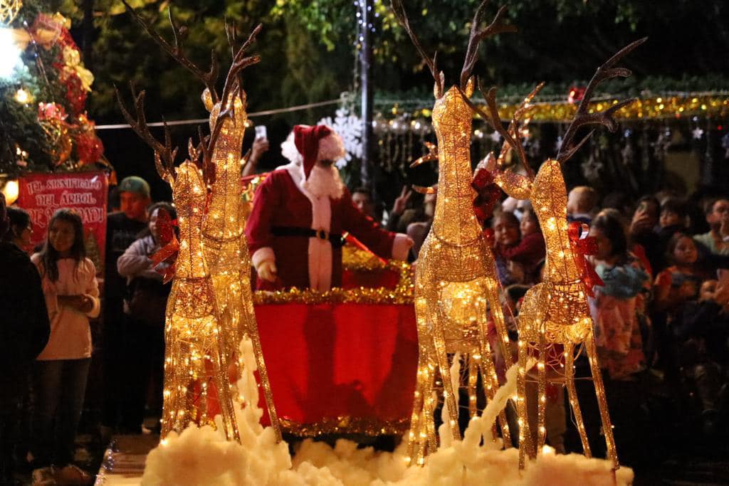 1701811138 306 ¡Celebremos juntos el espiritu navideno con luces que brillan como