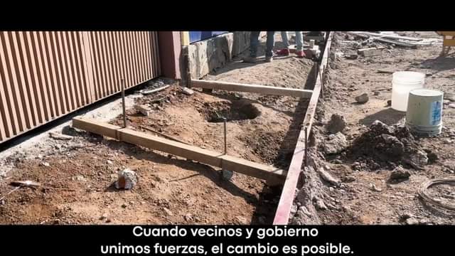 1701814953 Continua la pavimentacion con mezcla asfaltica en Calle Parque Cupatitzio