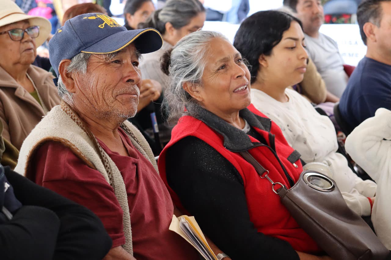 1701816987 230 Entrega de vales de equipamiento de calentadores solares pisos y