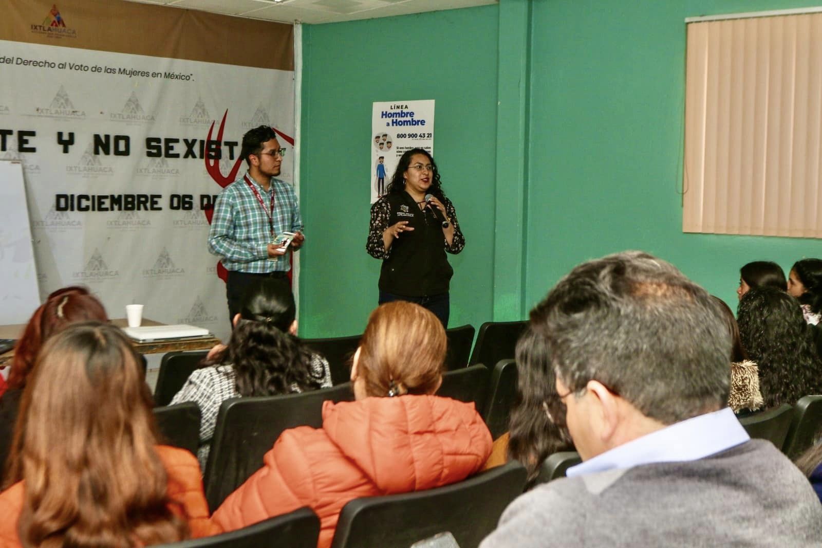 1701902159 444 Los servidores publicos municipales recibieron capacitacion por personal de la