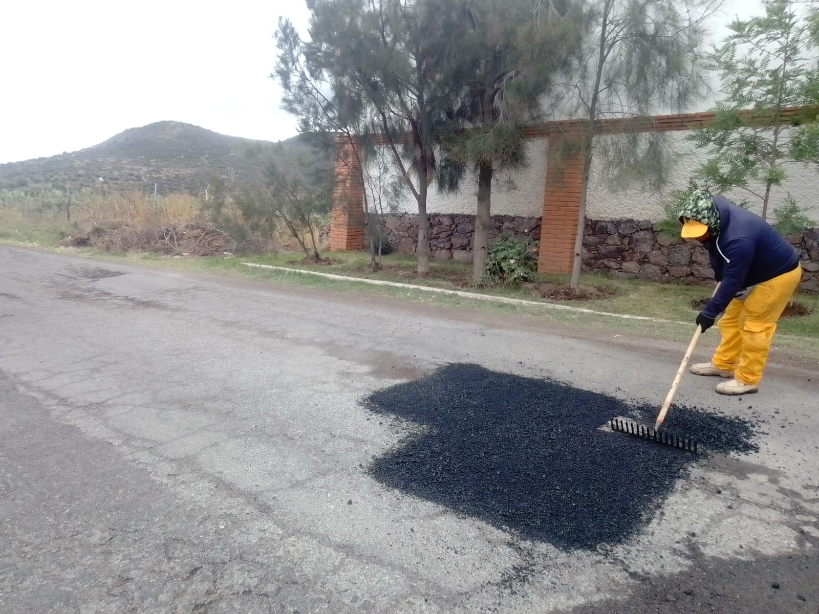 1701954230 803 Esta ocasion nos encontramos en SantaMariaTezompa realizando labores de bacheo