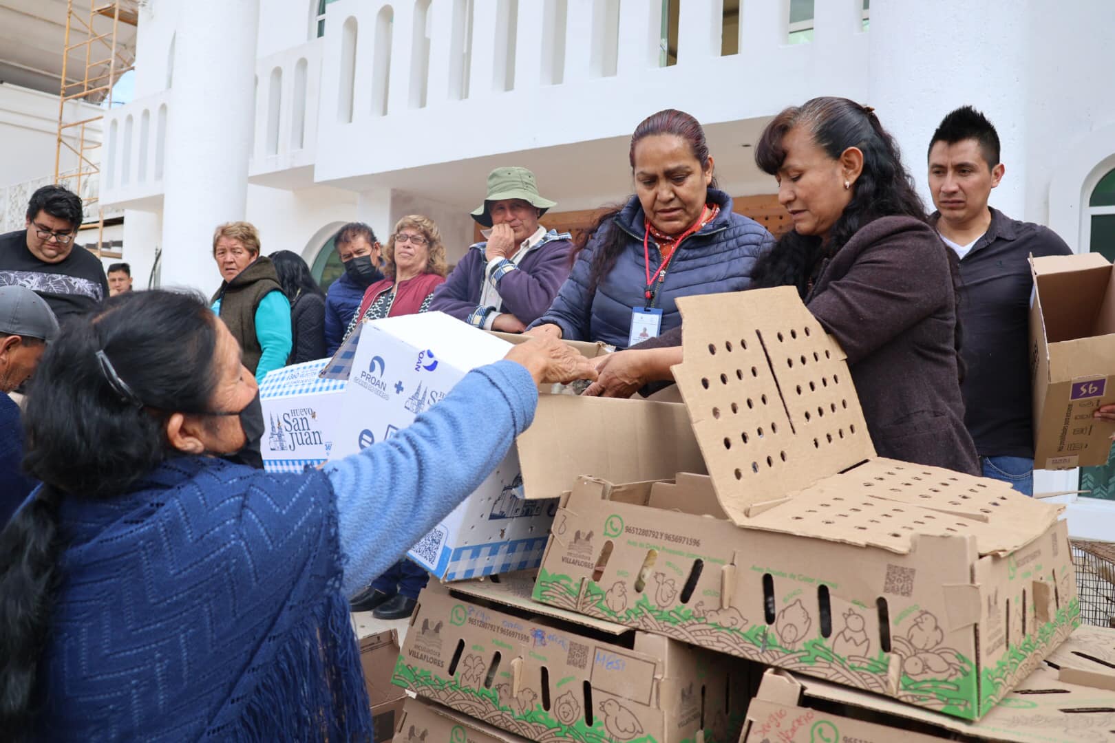 1701955315 698 La Coordinacion de Salud realizo la entrega de 4x20e30x20e3 𝗣𝗔𝗤𝗨𝗘𝗧𝗘𝗦