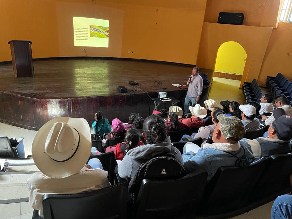 1701970485 470 Con la finalidad de fortalecer al sector agropecuario el Ayuntamiento