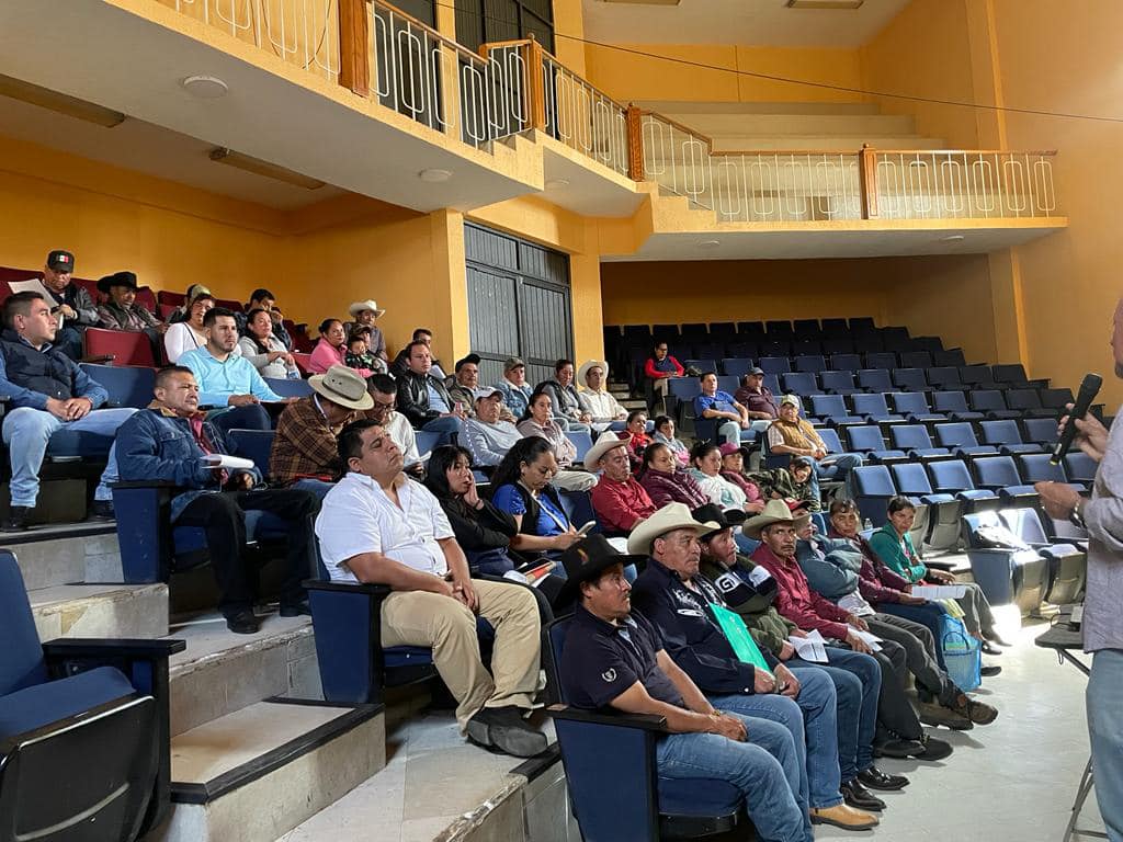 1701970496 446 Con la finalidad de fortalecer al sector agropecuario el Ayuntamiento