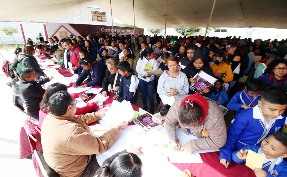 1701974888 16 La entrega de Becas Renace en Acolman estuvo encabezada por