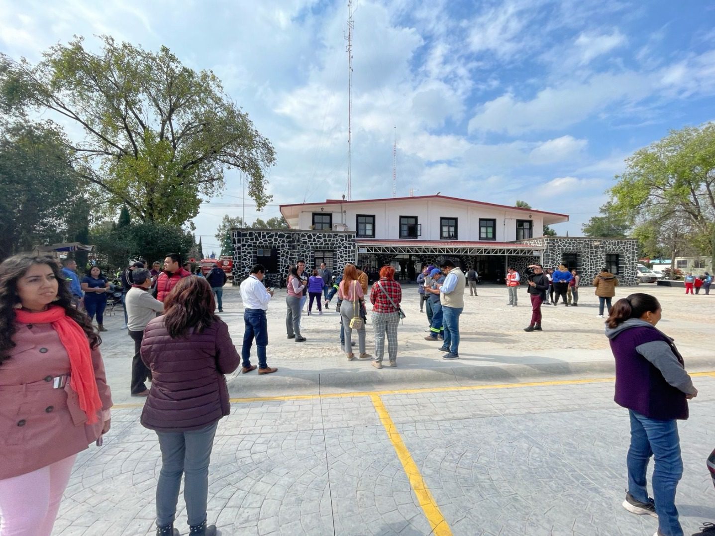 1701982146 675 Personal del Ayuntamiento Acolman evacuaron las instalaciones del Palacio Muni