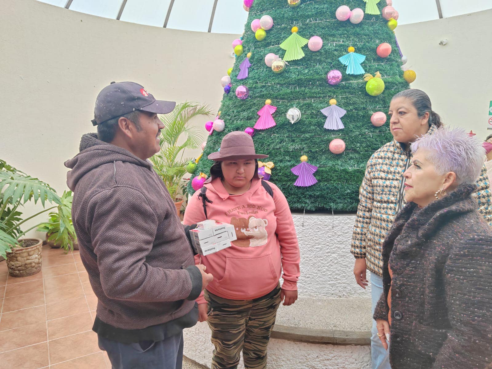 1701983990 939 La Sra Elvira Hernandez Gomez Presidenta del Sistema Municipal DIF